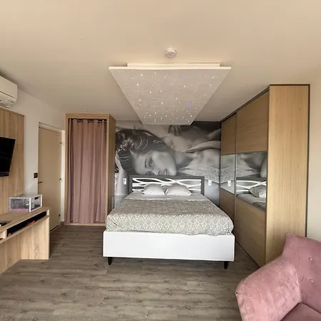 Appartement ève Résidence Naturiste Le Jardin D'eden *